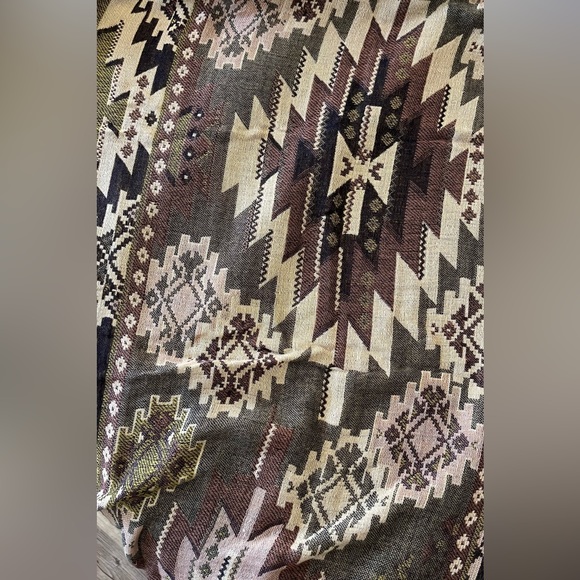 Aztec scarf/shawl - Picture 3 of 6